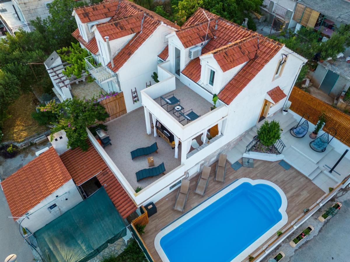 Villa Oasis With Private Pool Milna  Exterior photo